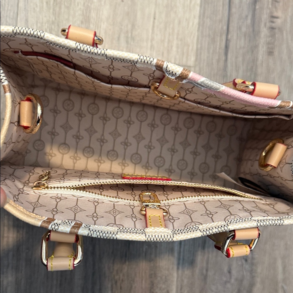 Louis Vuitton OnTheGo MM - Picture 8 of 16